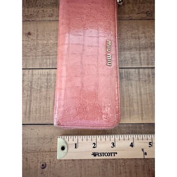 Miu Miu Wallet Womens Pink Croc Embossed Zip Around Leather Clutch Purse Italy - Picture 12 of 12